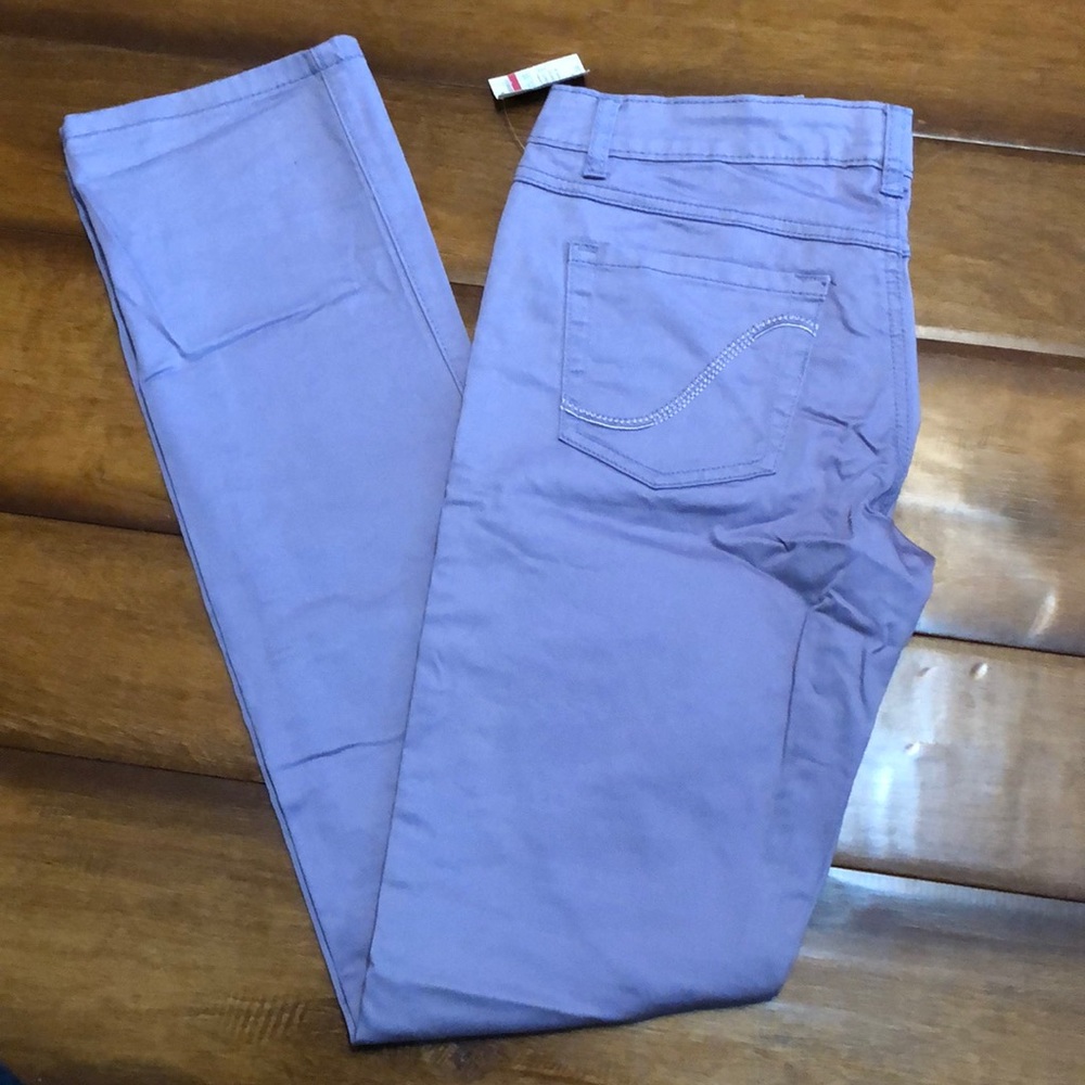 3/$10 NWT Lilac Skinny Jeans